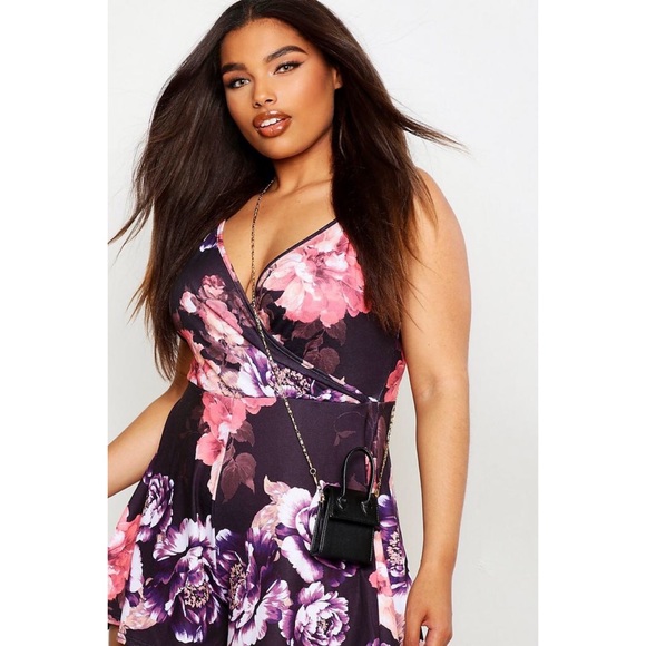 Plus Size Floral Romper - Picture 2 of 4